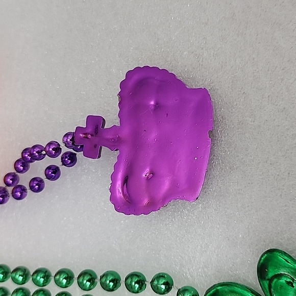 Mardi Gras Purple Crown, Green Shamrock, Red Crab,and Orange shot cup Necklaces. - Picture 7 of 7